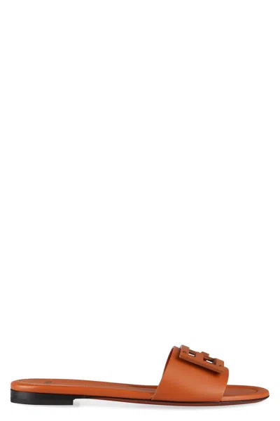 Fendi Ff Baguette Logo拖鞋 In Brown