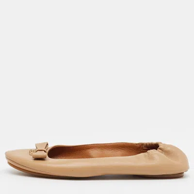 Pre-owned Fendi Let's Dance Size 36 Beige Leather Bow Ballet Flats In Sand