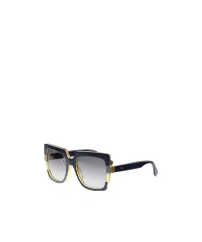 Fendi Logo Details Sunglasses In Gray
