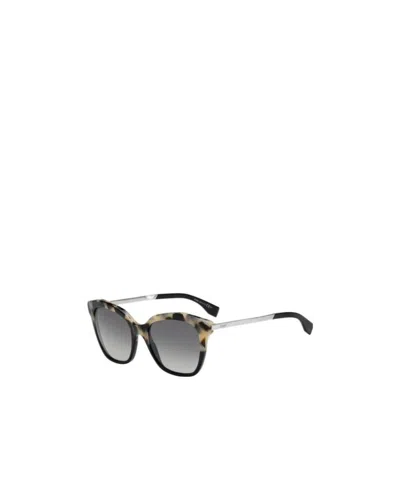 Fendi Logo Details Sunglasses In Gray