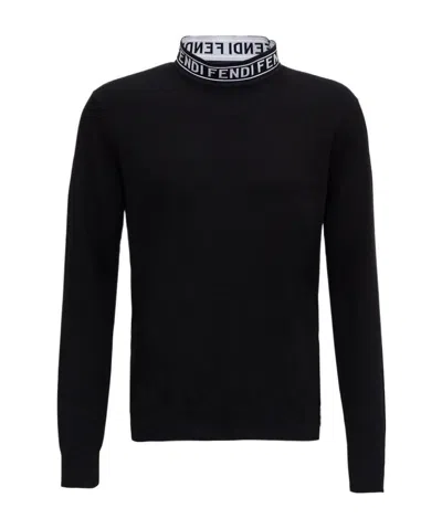 Fendi Logo Letter T-shirt In Black