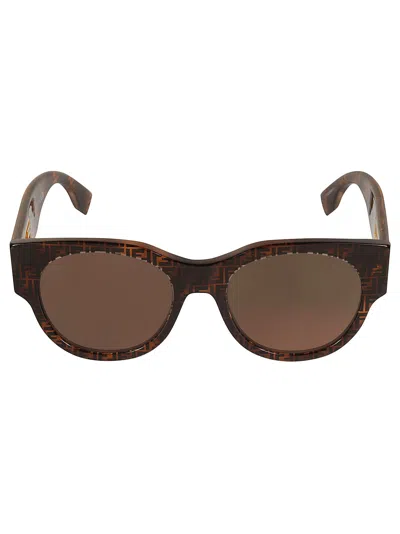 Fendi Logo Monogram Round Sunglasses In Brown