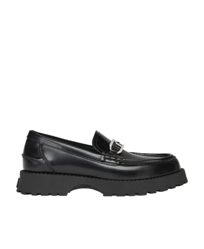 Fendi Logo-plaque Leather Loafers In Black
