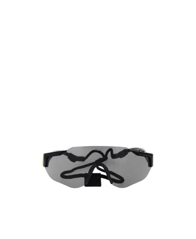 Fendi Logo-plaque Shield Sunglasses In Gray