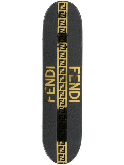 Fendi Logo-print Skateboard In Black