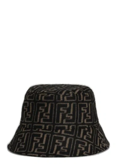 Fendi Logo Printed Raffia Bucket Hat In Black