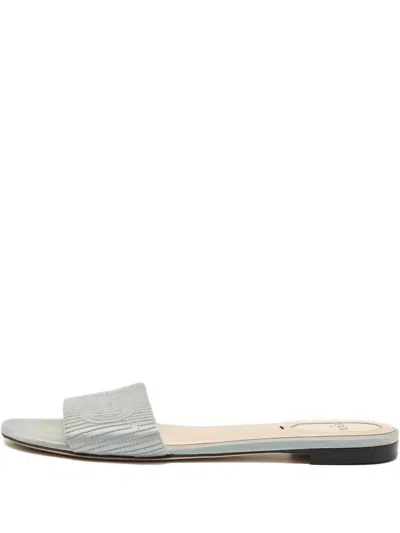 Pre-owned Fendi Logo Satin Flat Sandals In Gray