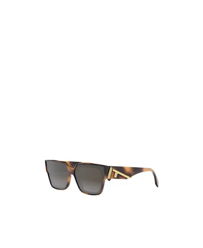 Fendi Logo Sunglasses In Black