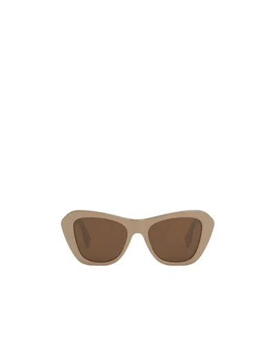 Fendi Logo Sunglasses In Brown
