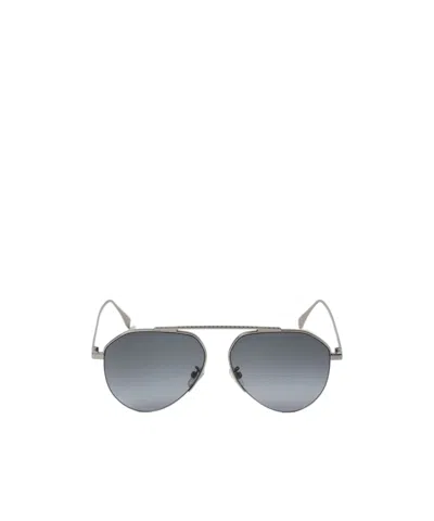 Fendi Logo Sunglasses In Gray