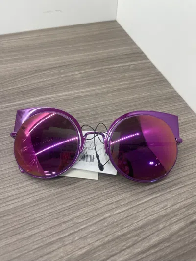 Fendi Logo Sunglasses In Purple