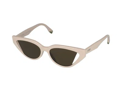 Fendi Sunglasses Maison Fe40009i Cat Eye Uv In Pink
