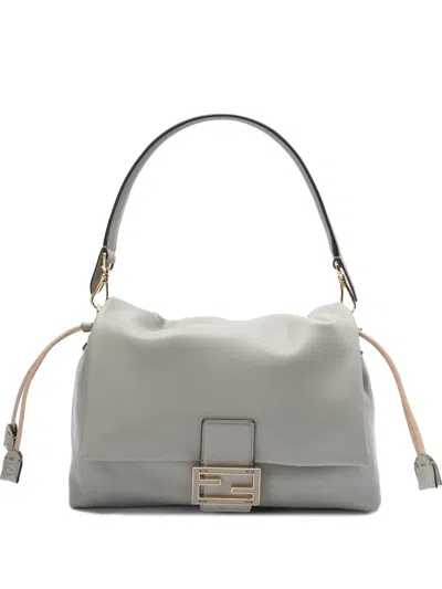 Fendi Mamma Baguette Shoulder Bag In 灰色