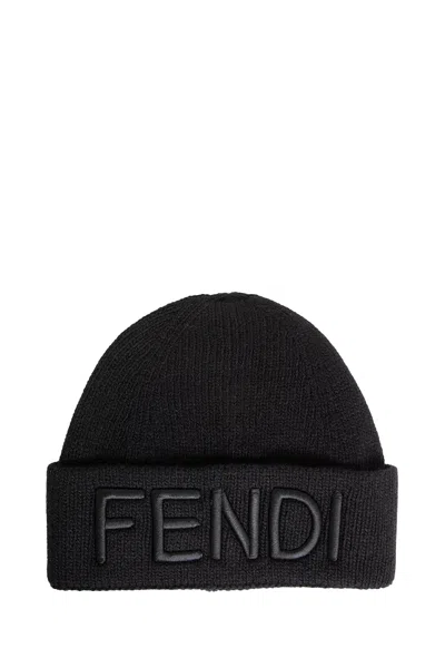 FENDI BERRETTO CON LOGO IN LANA