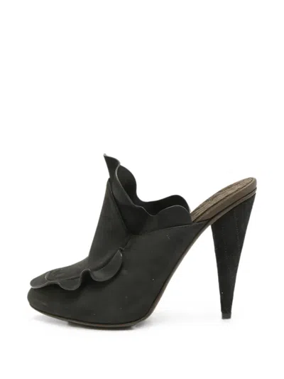 Pre-owned Fendi Nubuck Ruffled Mules In Black