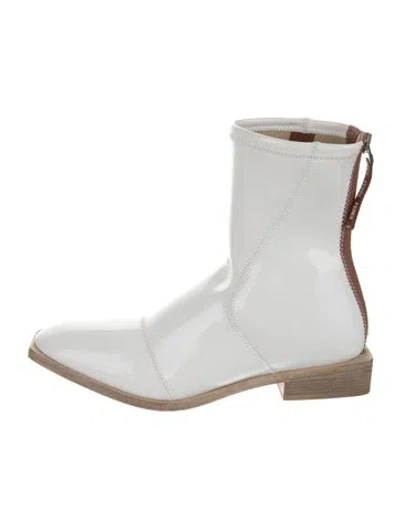 Pre-owned Fendi Patent Leather Boots In White