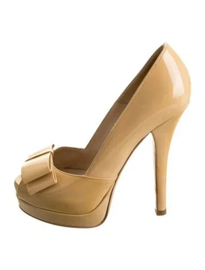 Pre-owned Fendi Patent Leather Bow Accents Pumps In Yellow