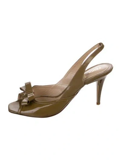 Pre-owned Fendi Patent Leather Bow Accents Slingback Pumps In Gold
