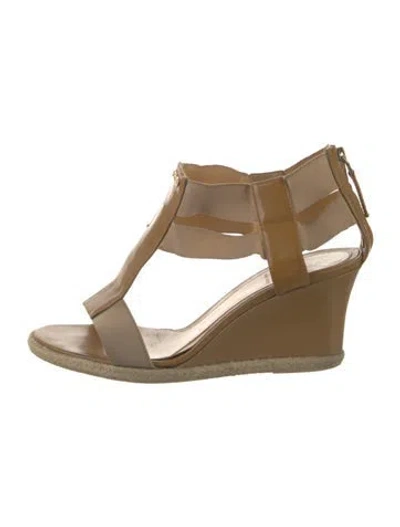 Pre-owned Fendi Patent Leather Braided Accents T-strap Sandals In Neutral