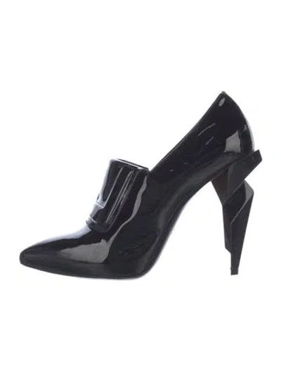 Pre-owned Fendi Patent Leather Pumps In Black