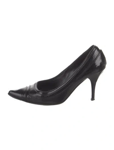 Pre-owned Fendi Patent Leather Pumps In Black