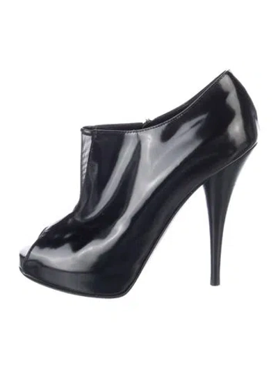 Pre-owned Fendi Patent Leather Pumps In Blue