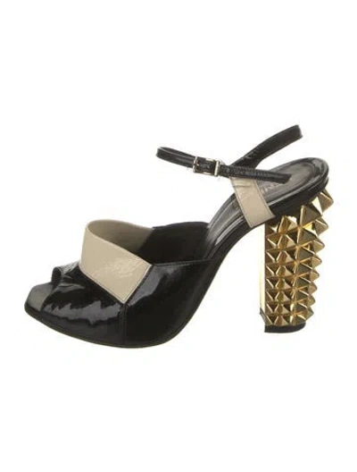 Pre-owned Fendi Patent Leather Studded Accents Pumps In Black