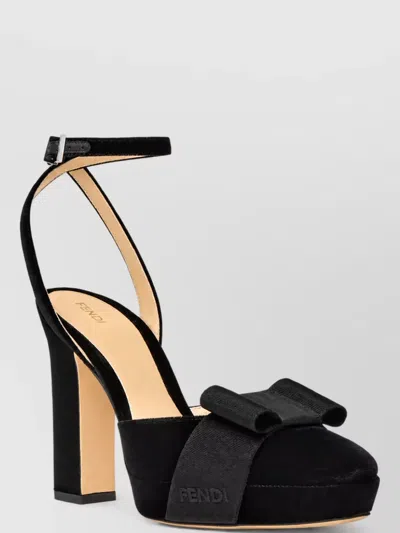 Fendi Pumps In Black