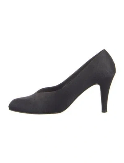 Pre-owned Fendi Pumps In Blue