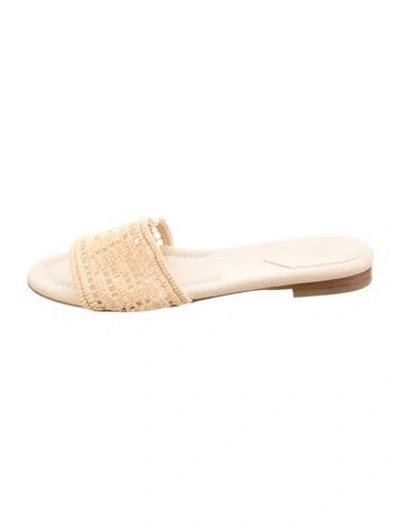 Pre-owned Fendi Raffia Slides In Gold