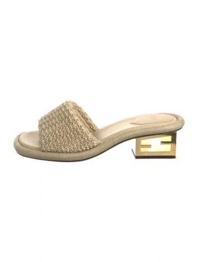 Pre-owned Fendi Raffia Slides In Neutral