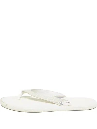 Pre-owned Fendi Rubber Flat Sandals