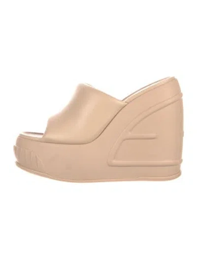 Pre-owned Fendi Rubber Slides In Neutral