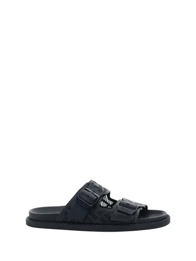 Fendi Sandals In Nero