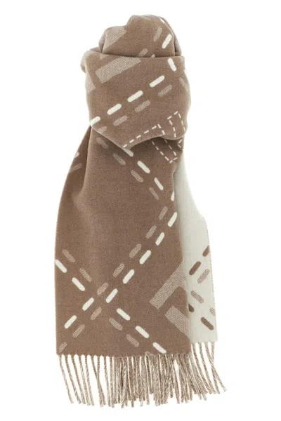 Fendi Dove Grey Wool Logo Scarf In Burgundy
