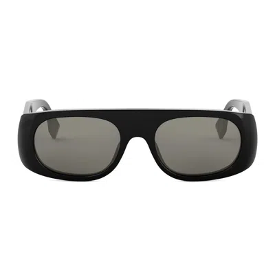 Fendi Signature Sunglasses In Black