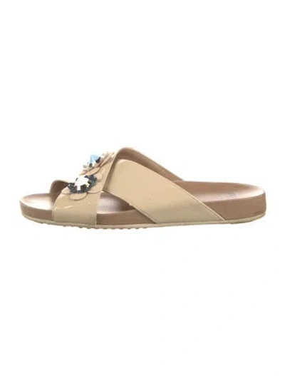 Pre-owned Fendi Spike Accents Patent Leather Slides In Neutrals