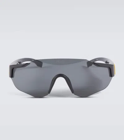 Fendi Sport Baguette Sunglasses In Black