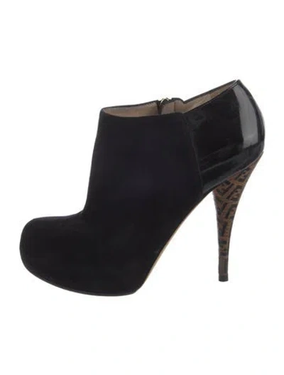 Pre-owned Fendi Suede Graphic Print Pumps In Black