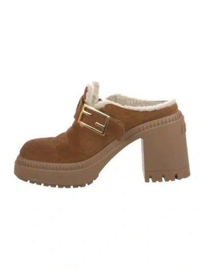 Pre-owned Fendi Suede Pumps In Brown