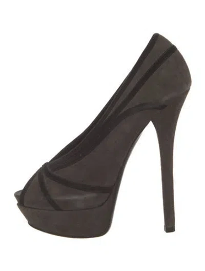 Pre-owned Fendi Suede Pumps In Gray