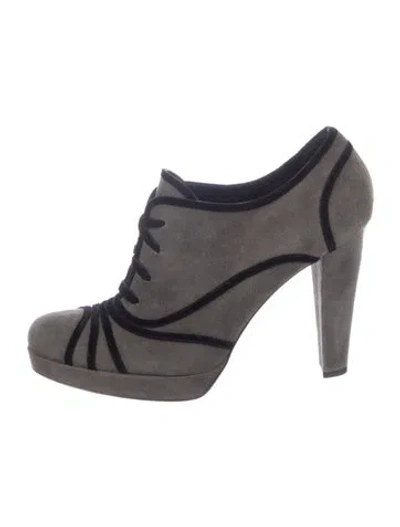 Pre-owned Fendi Suede Pumps In Gray