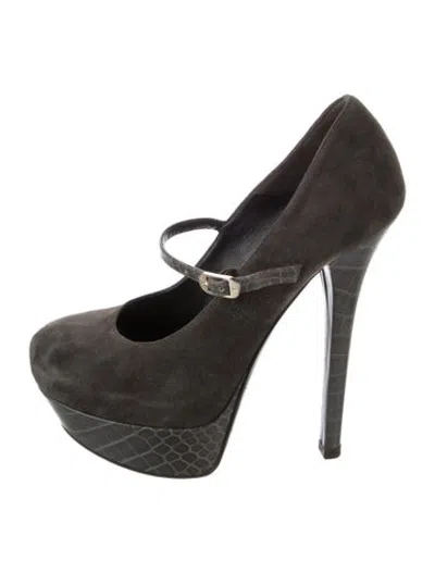 Pre-owned Fendi Suede Pumps In Grey