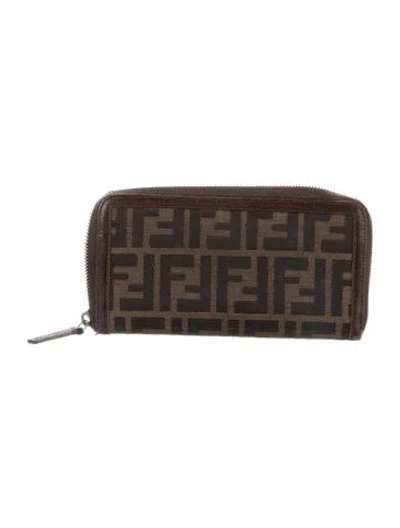 Pre-owned Fendi Vintage 2000 Continental Wallet In Brown