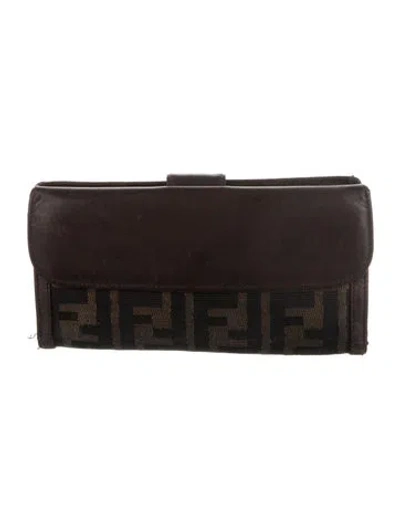 Pre-owned Fendi Vintage 2001 Continental Wallet In Brown