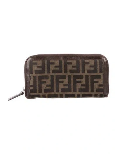 Pre-owned Fendi Vintage 2001 Wallet In Brown