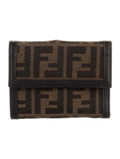 Pre-owned Fendi Vintage 2004 Continental Wallet In Brown