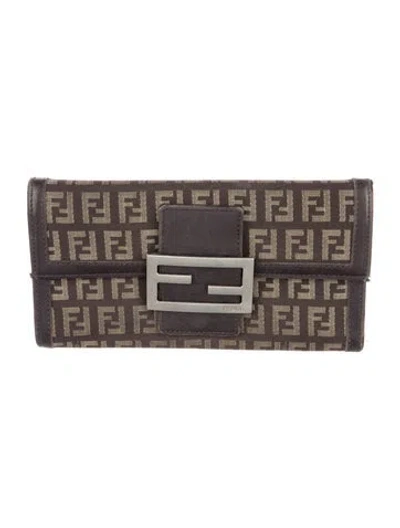 Pre-owned Fendi Vintage 2005 Bifold Wallet In Brown