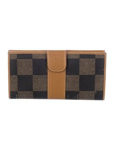 Pre-owned Fendi Vintage 2005 Continental Wallet In Brown
