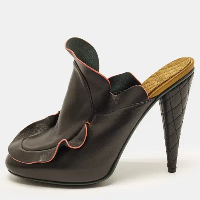 Pre-owned Fendi Wave Size 39 Black Leather Mules